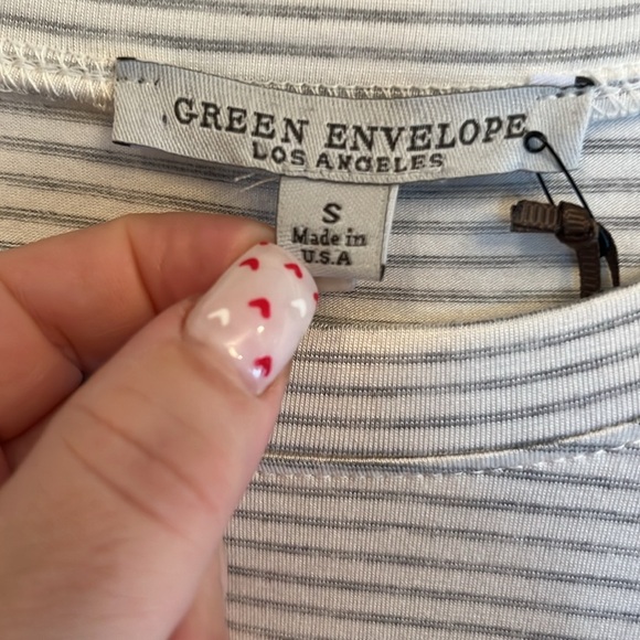 Green Envelope brand size S pullover Tshirt- NWT - Picture 2 of 6